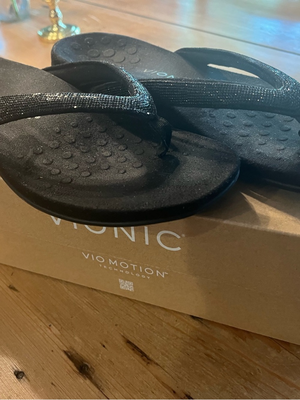 Vionic Black Women's Thong Sandals